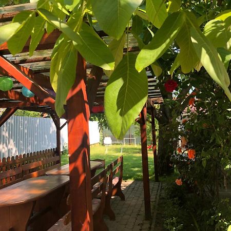 Jesolo Apartmanház Balatonkeresztúr Exterior foto